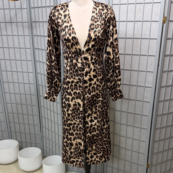 Mable Dresses & Skirts - Mable, Chic Animal Print V-Neck Dress, Size Large
